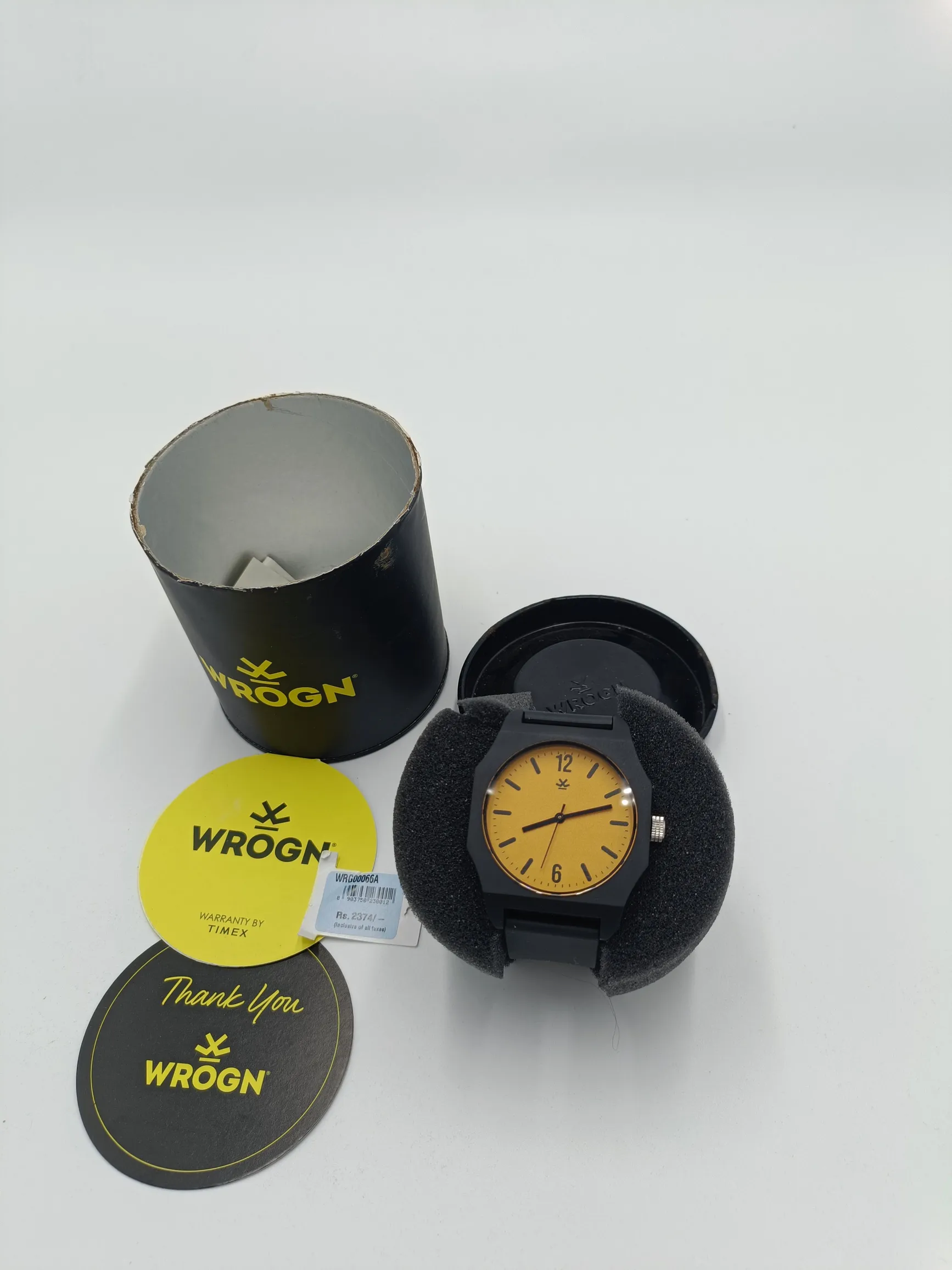 Elegant Men's Analog Watch With Rubber Strap - Ideal For Gifting