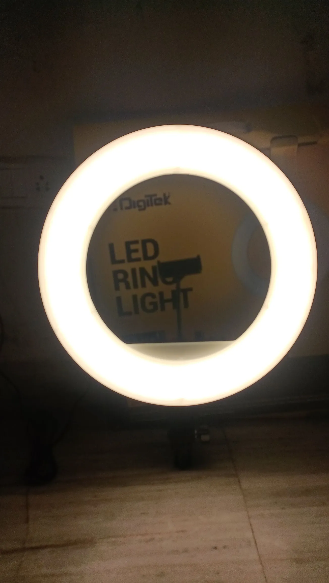 Digitek Professional 46cm LED Ring Light With Remote Control