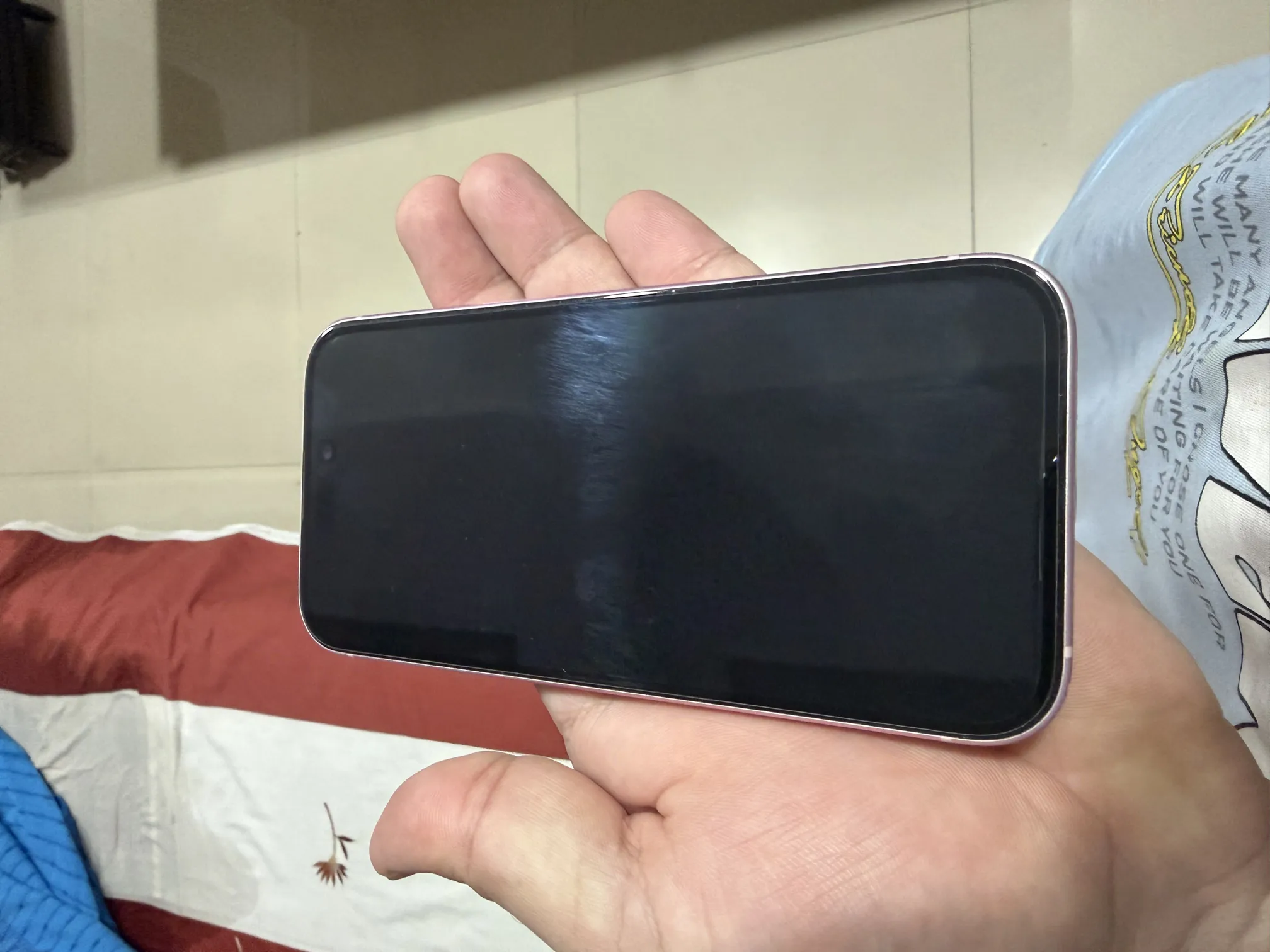 Buy used iPhone 15 Pink - Like New online on Resellpur