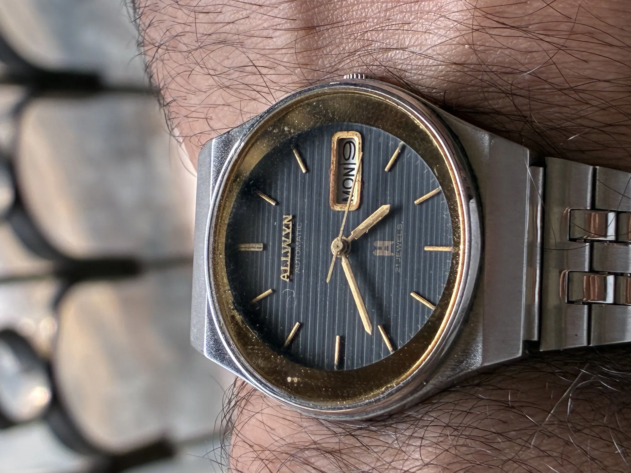 Buy used Allwyn Vintage Automatic Watch | Original | Unisex | Silver & Black | Chain Bracelet online on Resellpur