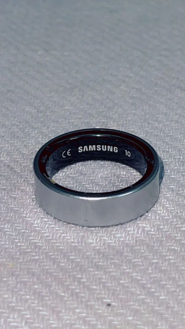Buy used Samsung Smart Ring, Silver/black, Size 8/10/12, Good Condition online on Resellpur