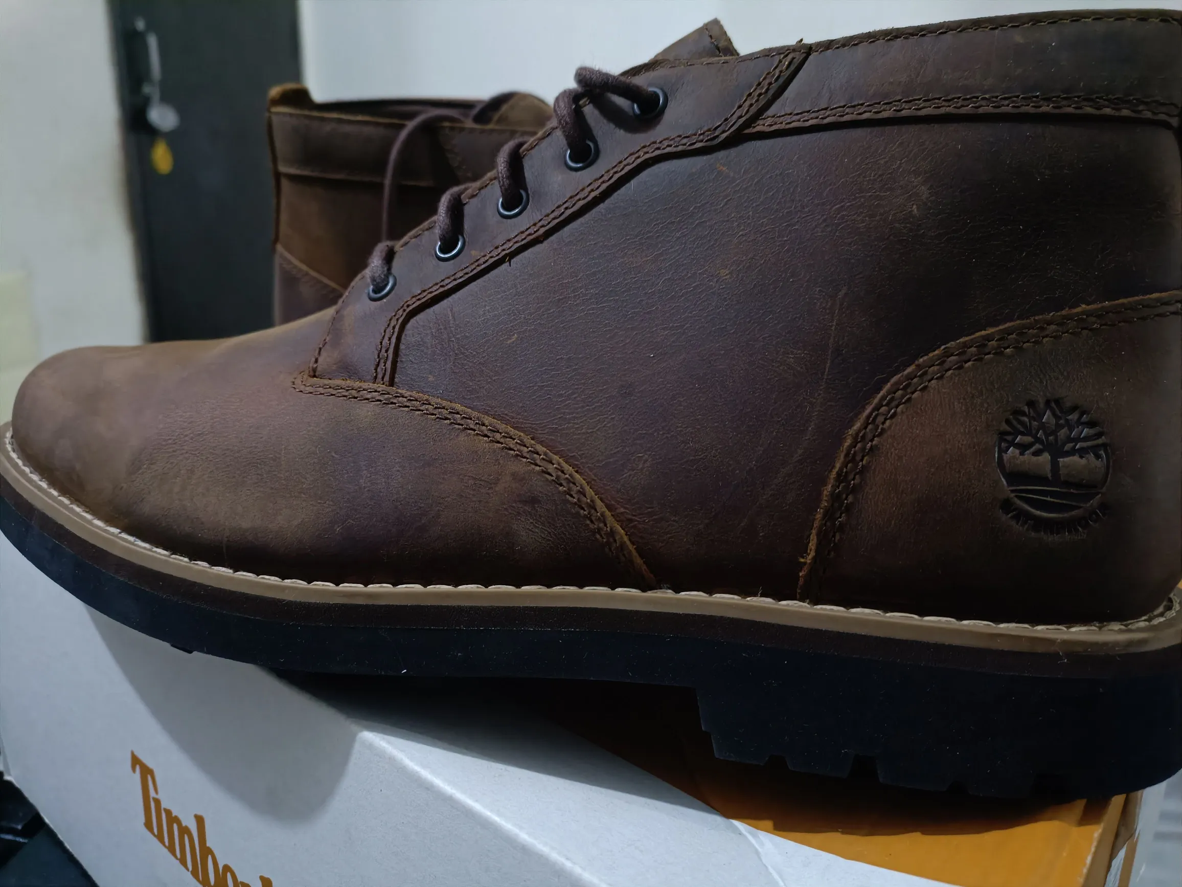 Timberland Men's UK10 Premium Leather Boots - Stylish & Durable