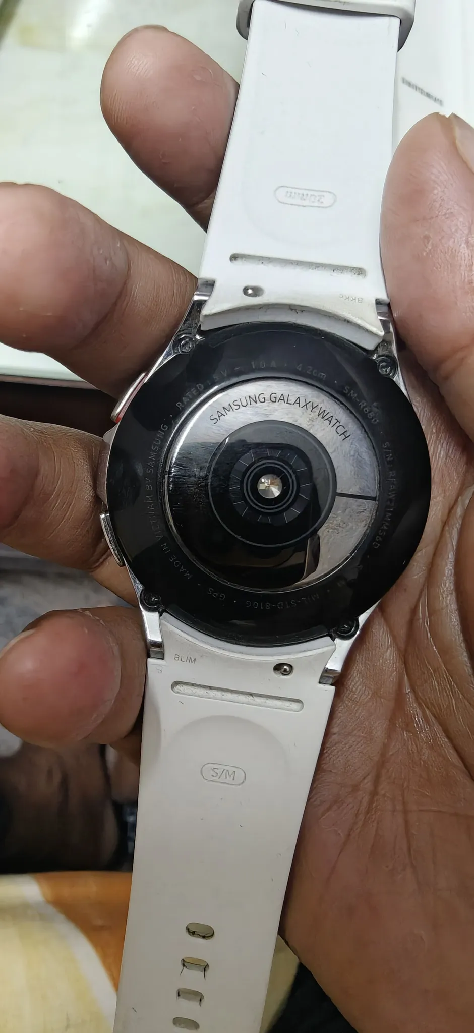 Buy used Samsung Galaxy Watch 4 Classic - Used - Unisex - Smartwatch - Silver - 42mm - Bluetooth + Wi-fi + GPS online on Resellpur