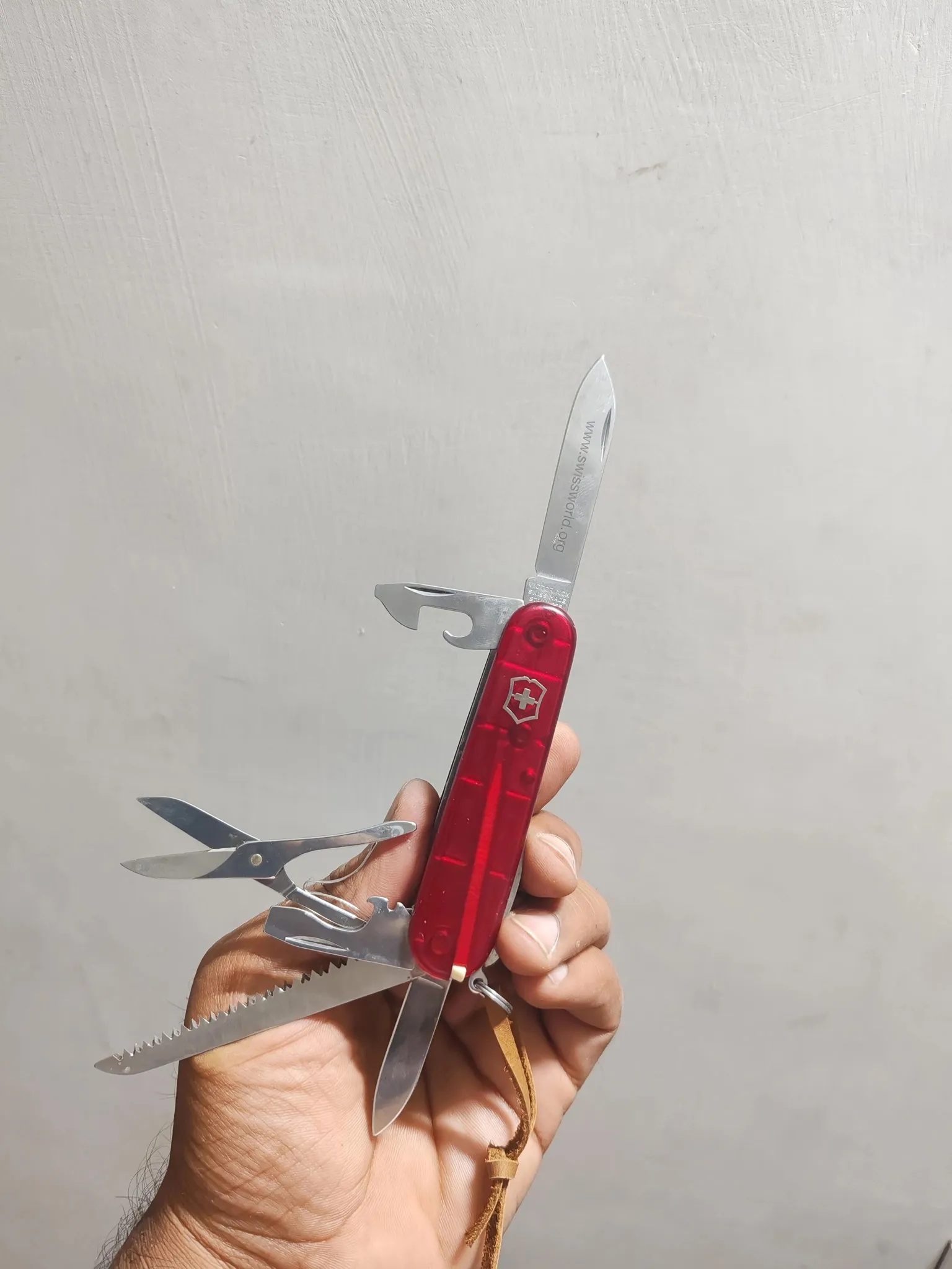 Buy used Victorinox Huntsman Excellent Pre-owned Swiss Army Knife Ruby Translucent 91mm Collectible online on Resellpur