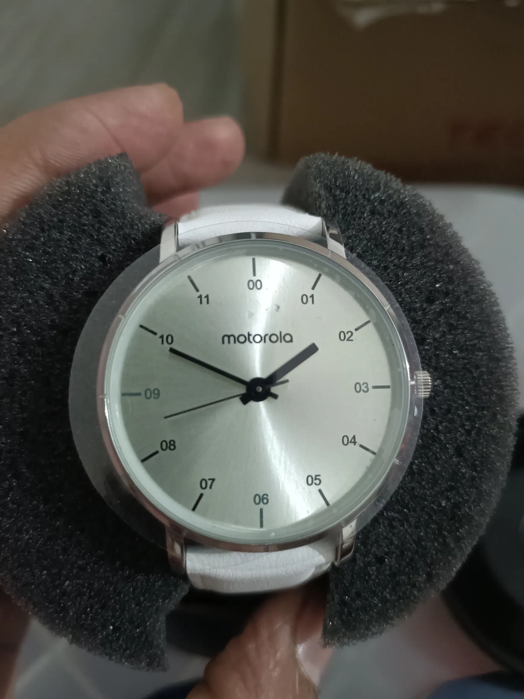 Motorola Men's Analog Leather Watch - White