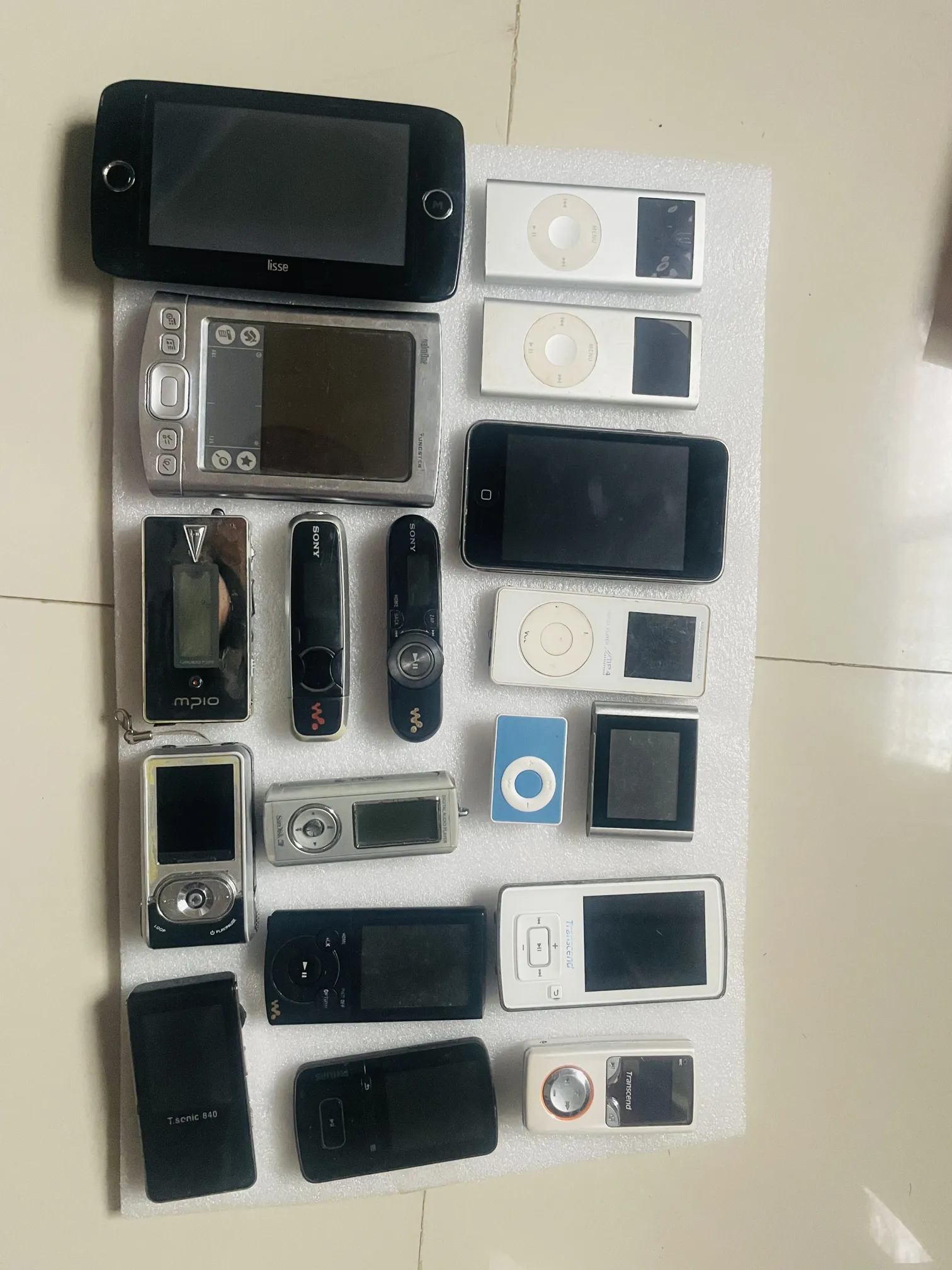 Buy used Vintage MP3 Player & iPod Lot – Great for Collectors, Modders & Repairs! online on Resellpur