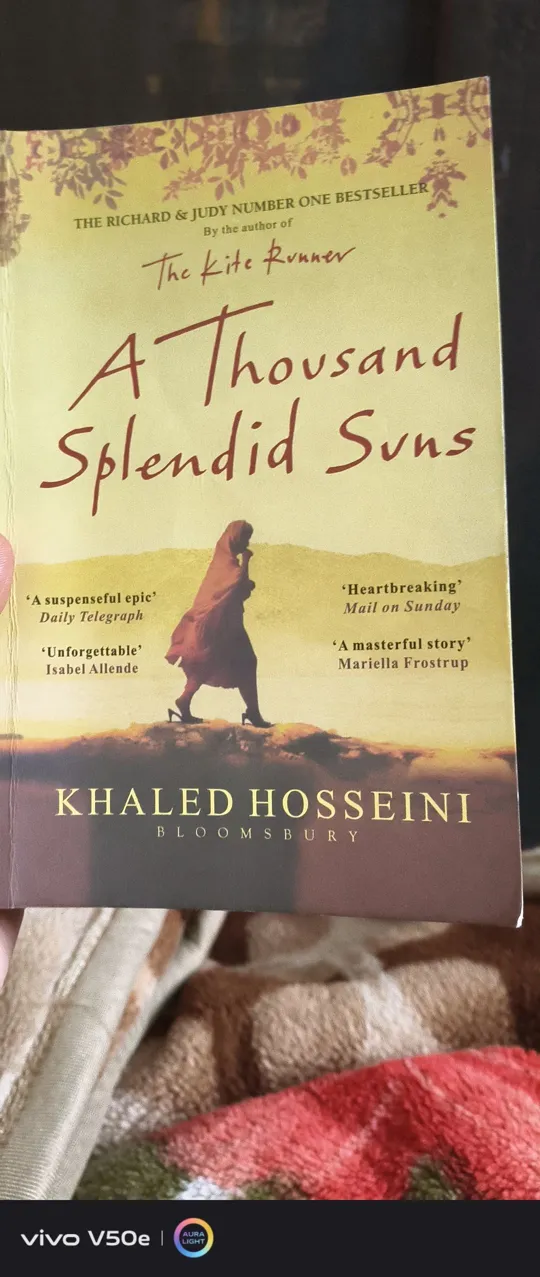A Thousand Splendid Suns English Paperback Novel - Excellent Condition