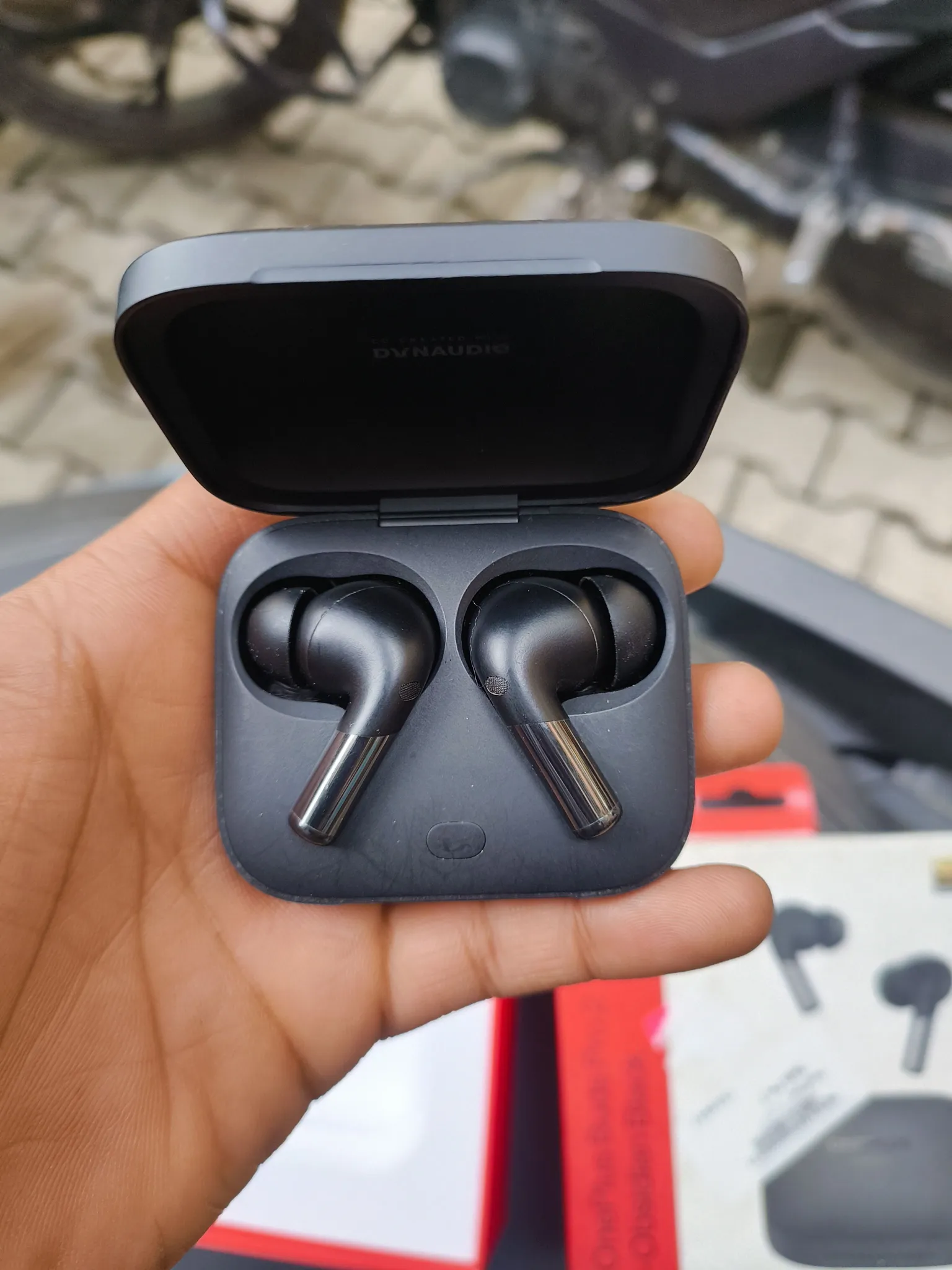 Buy used Oneplus Buds Pro 2r Like New Wireless Earbuds Black online on Resellpur
