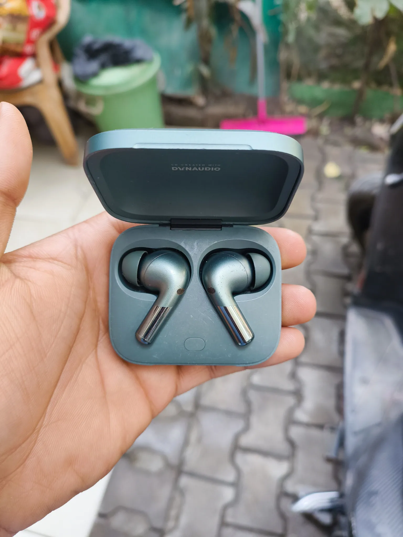 Buy used Oneplus Buds 2 Pro - Fully Working - Wireless Earbuds - Green online on Resellpur