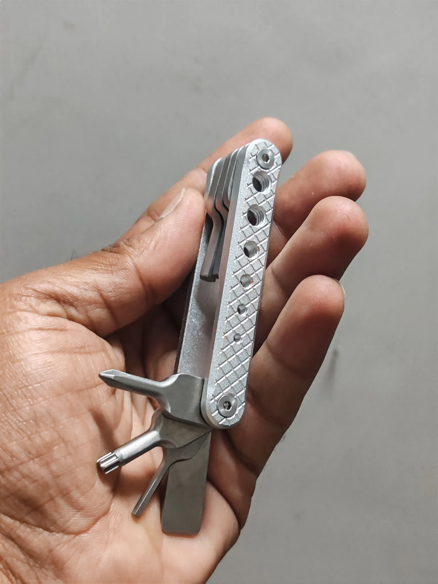 Buy used Smallrig Preloved Multitool - Silver Swiss Knife Style Precision online on Resellpur