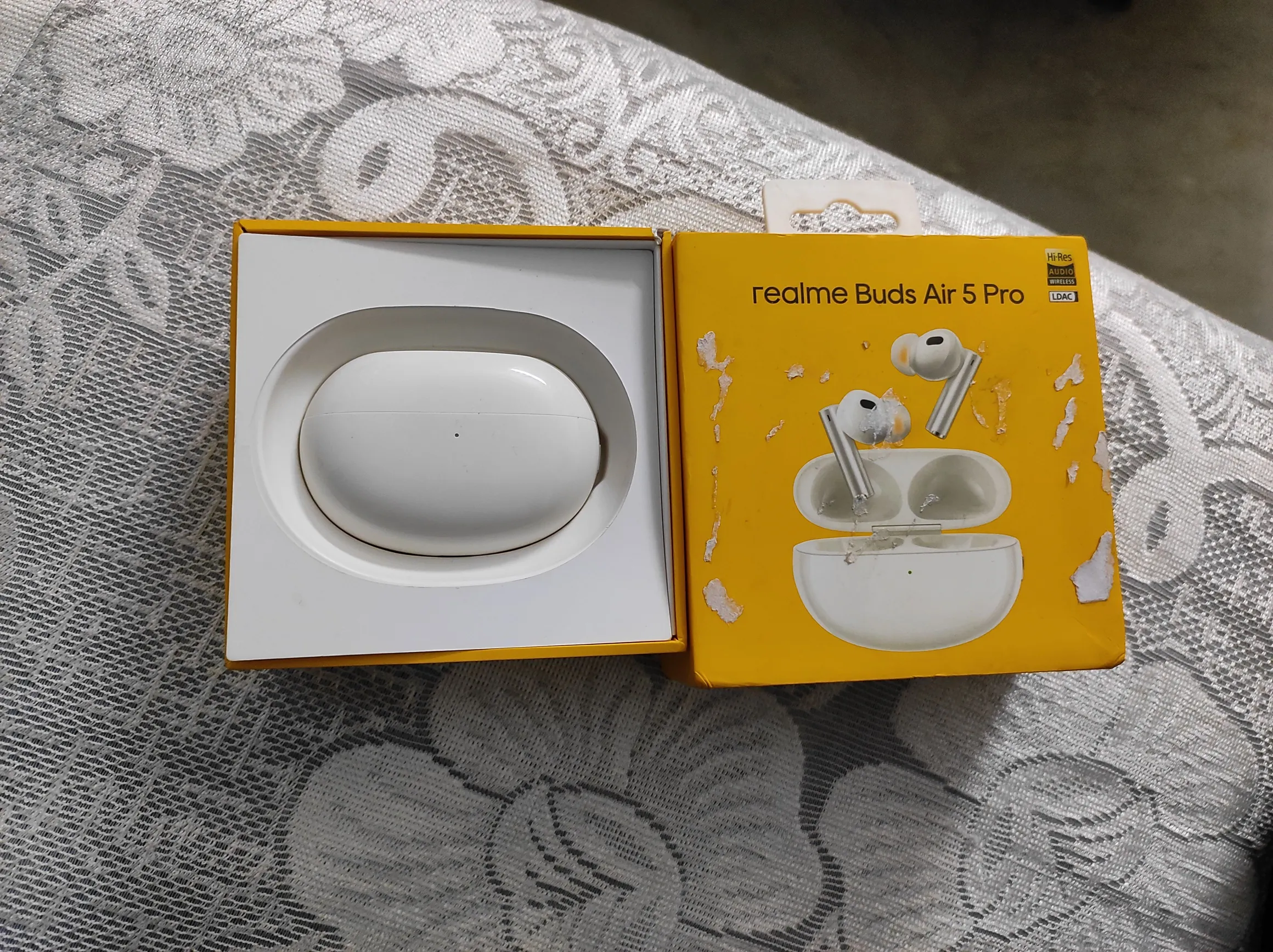 Buy used Realme Buds Air 5 Pro New Wireless Bluetooth Earbuds White online on Resellpur