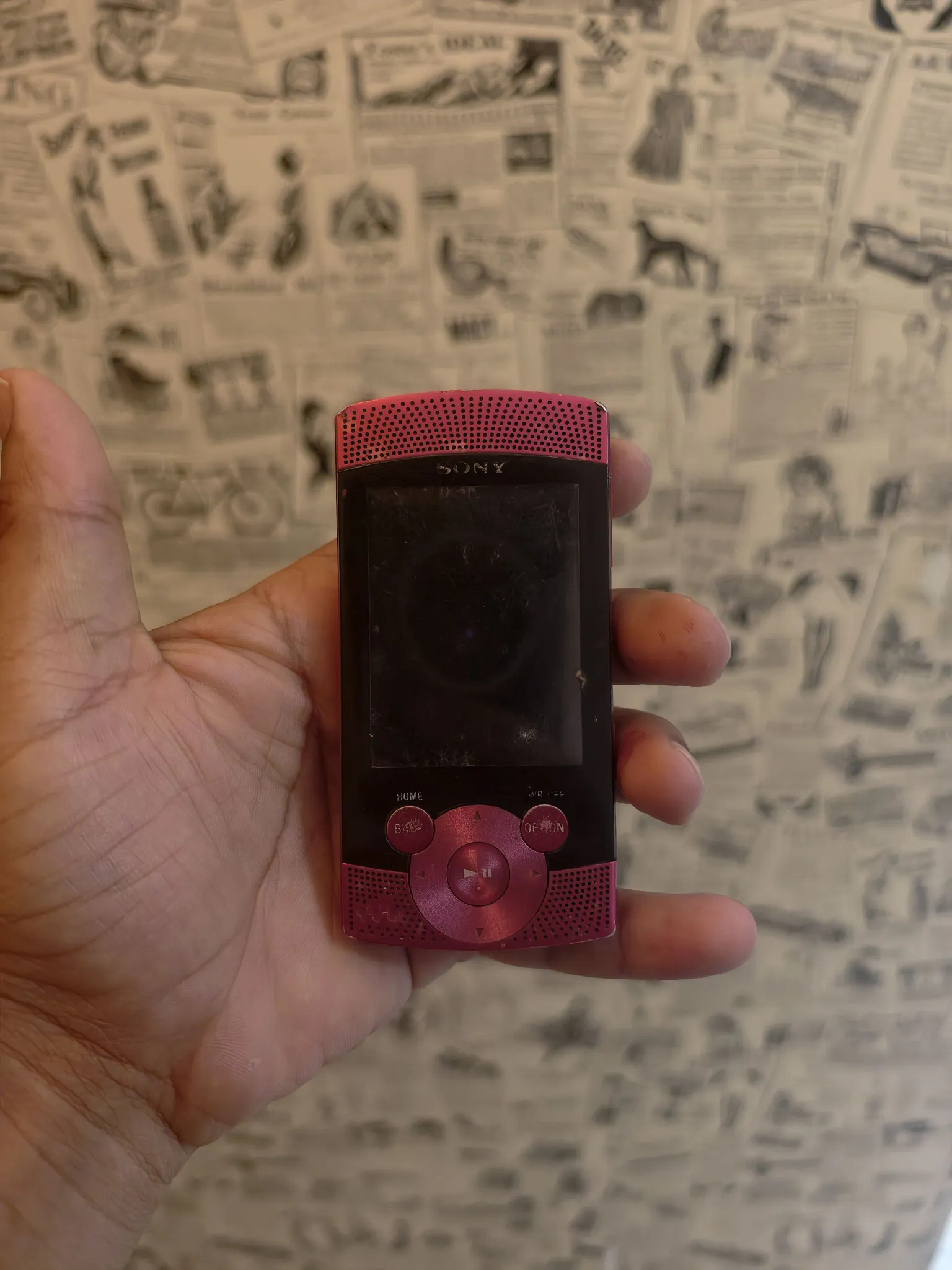 Sold second hand Sony Walkman NWZ-S544 8GB Portable Music Player With Speaker on Resellpur