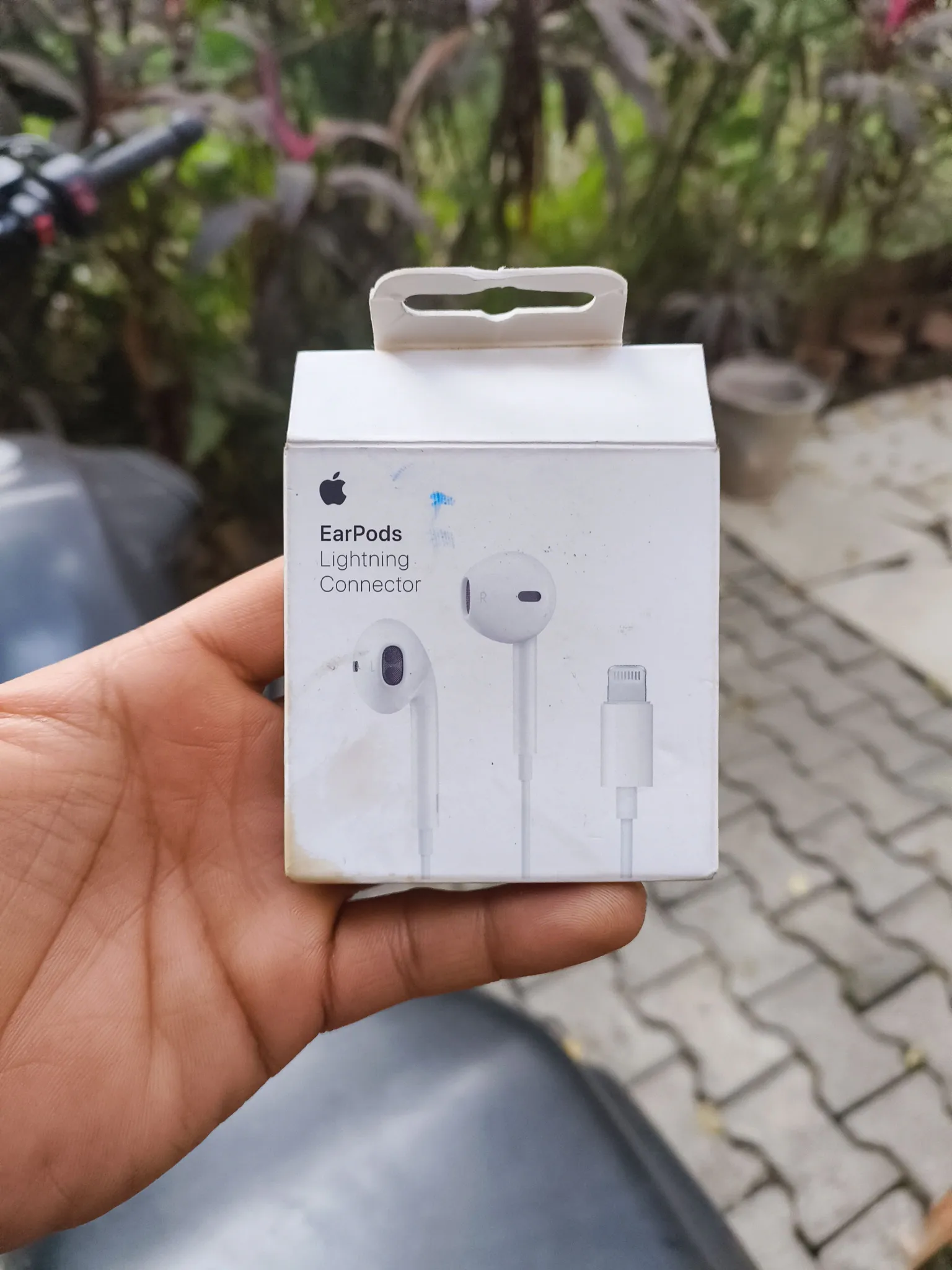 Apple Earpods New Unisex Earphones White Lightning Connector