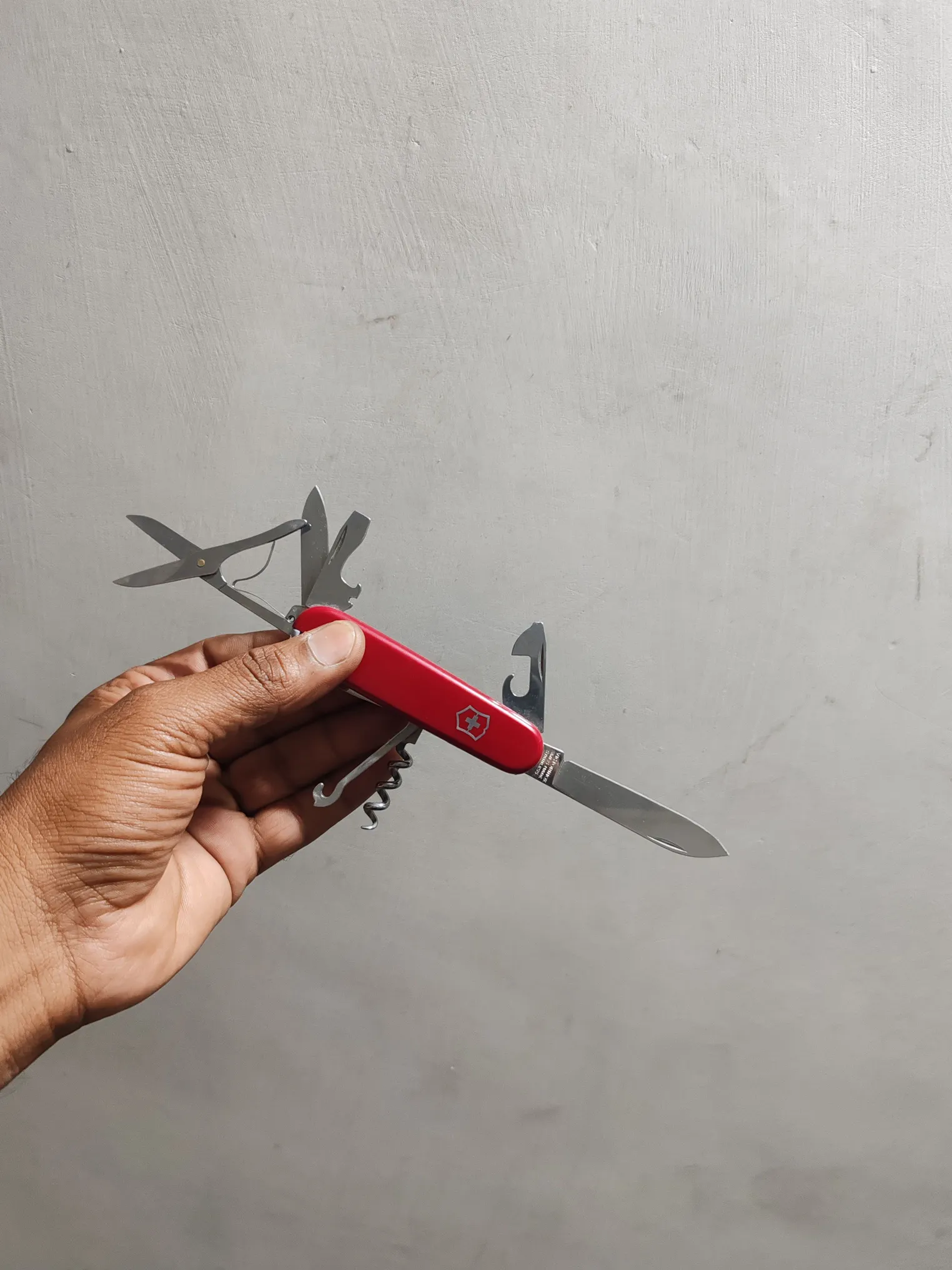 Buy used Victorinox Climber Pre-owned Multi-tool Classic Red 91mm 14 Functions online on Resellpur