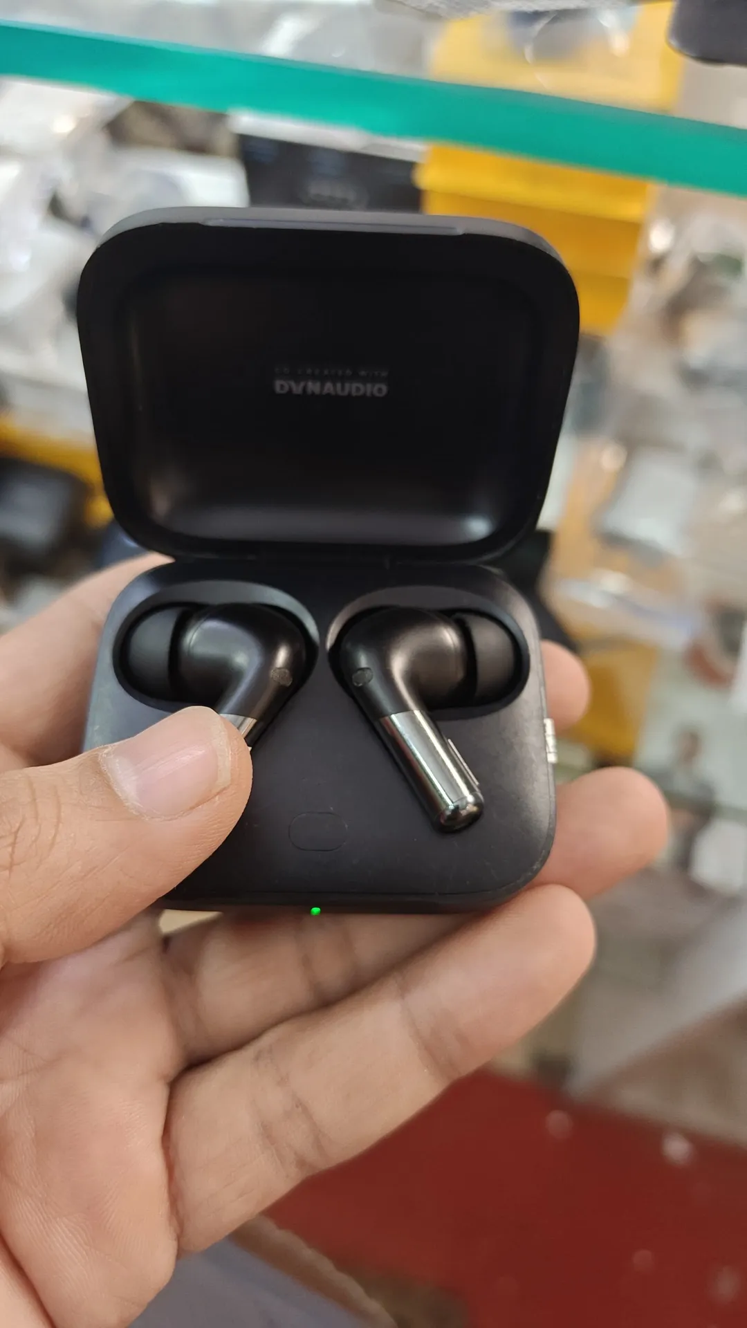 Buy used Oneplus Good Condition Wireless Earbuds Black online on Resellpur