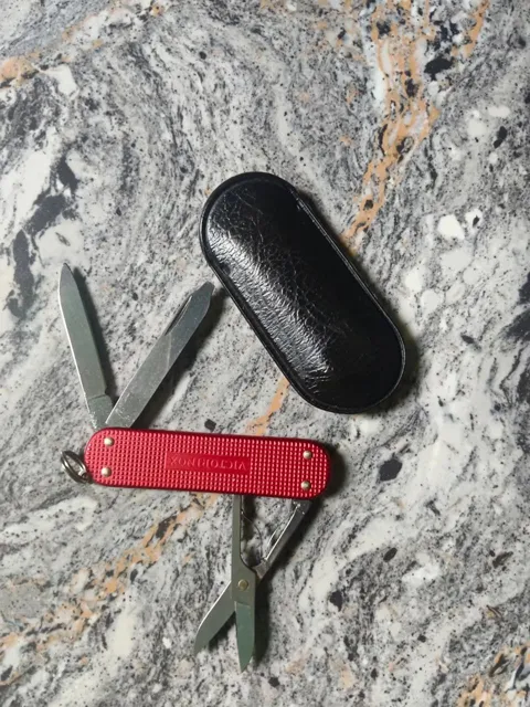 Buy used Victorinox Swiss Classic SD Alox Sweet Berry 58mm Multi-tool With Pouch online on Resellpur