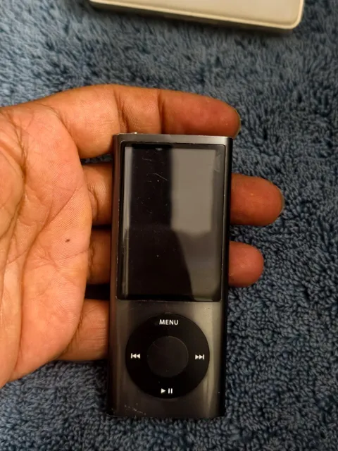 Buy used Apple ipod nano 5th , camera and radio version online on Resellpur