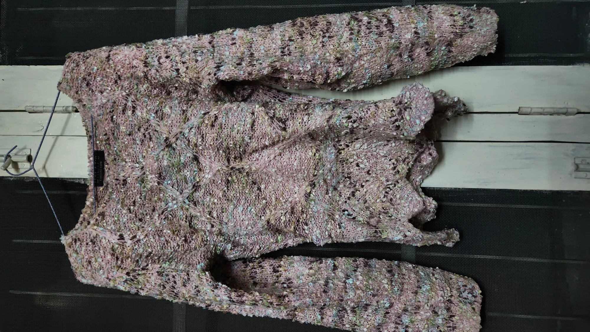 Chic Women's Medium Wool Sweater Top With Waist Slits In Pink