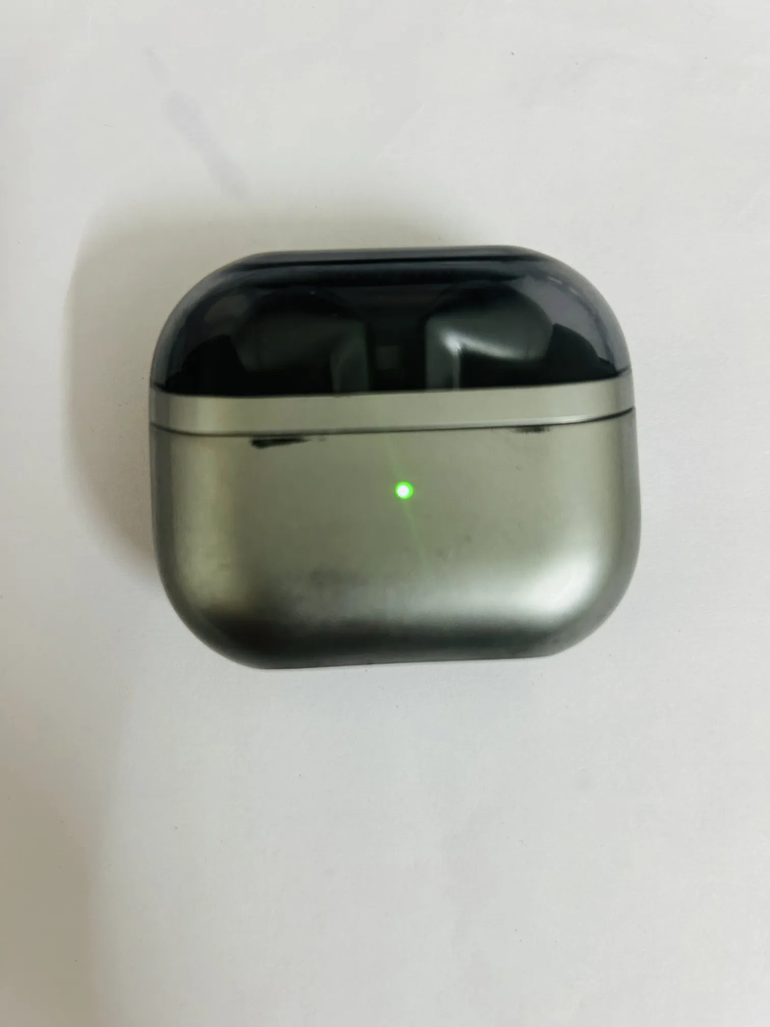 Buy used Samsung Galaxy Buds3 Pro - Used - Wireless Earbuds - Gray - Compact Design online on Resellpur