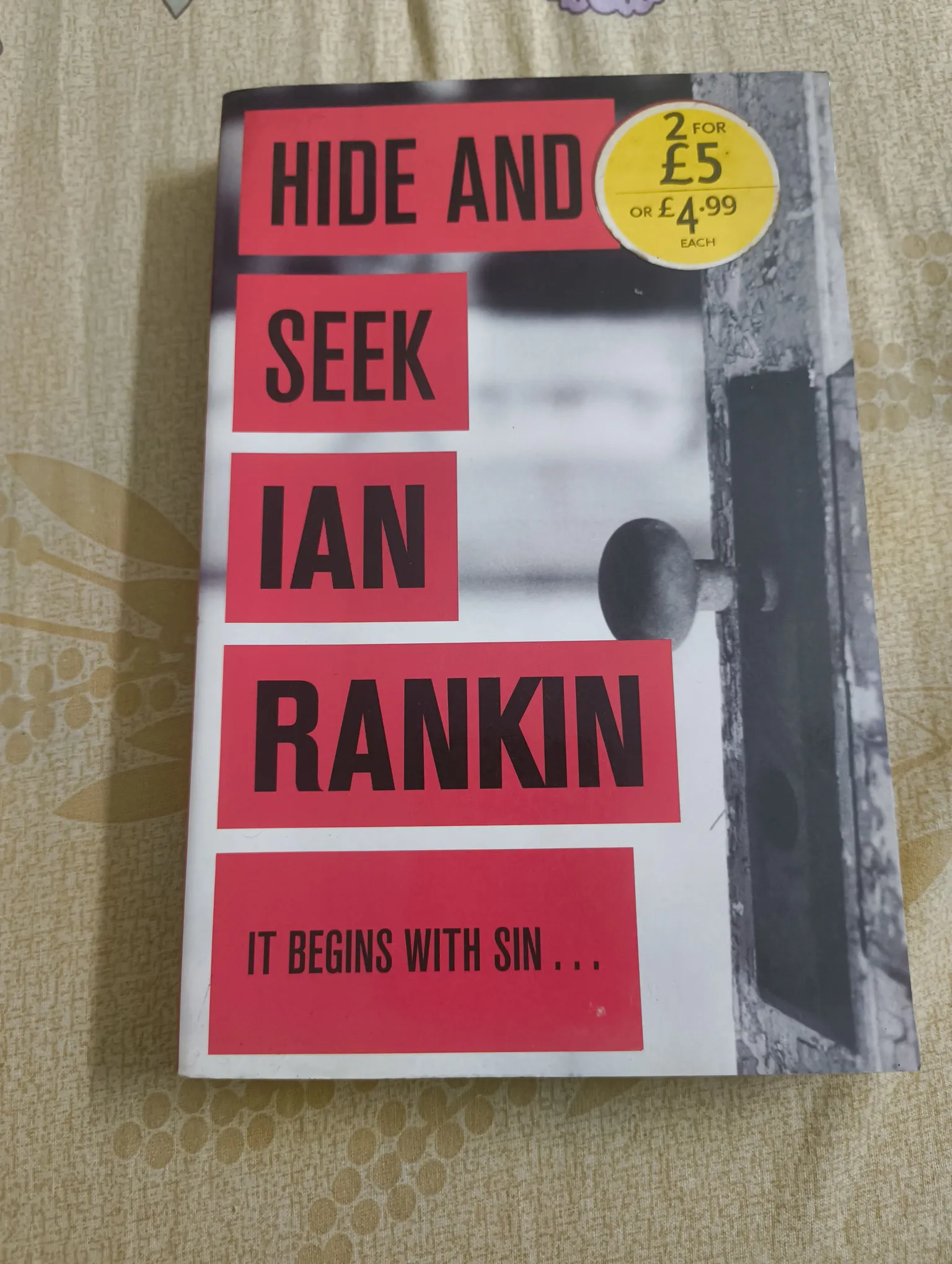 Ian Rankin Hide And Seek - English Paperback Mystery Novel
