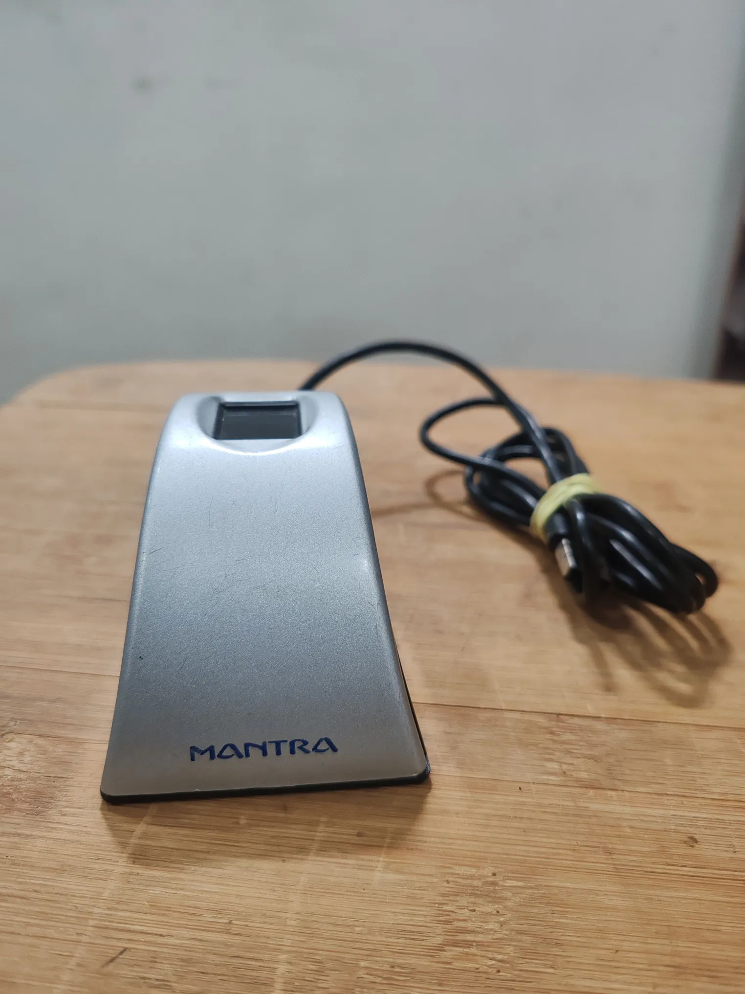 Buy used Mantra MFS100 V54 Biometric Fingerprint Scanner Silver-grey online on Resellpur