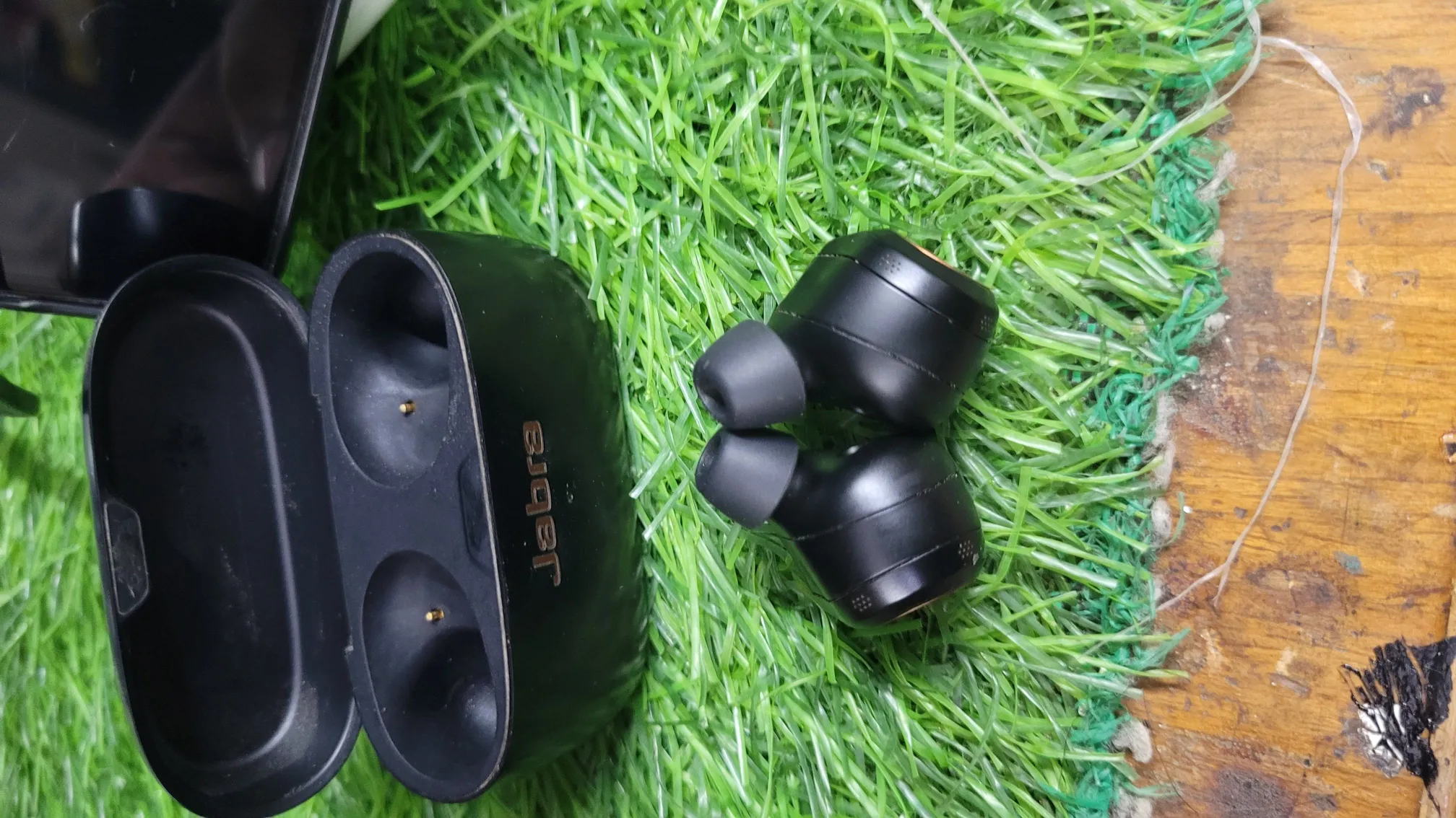 Buy used Jabra elite 85t earbuds online on Resellpur