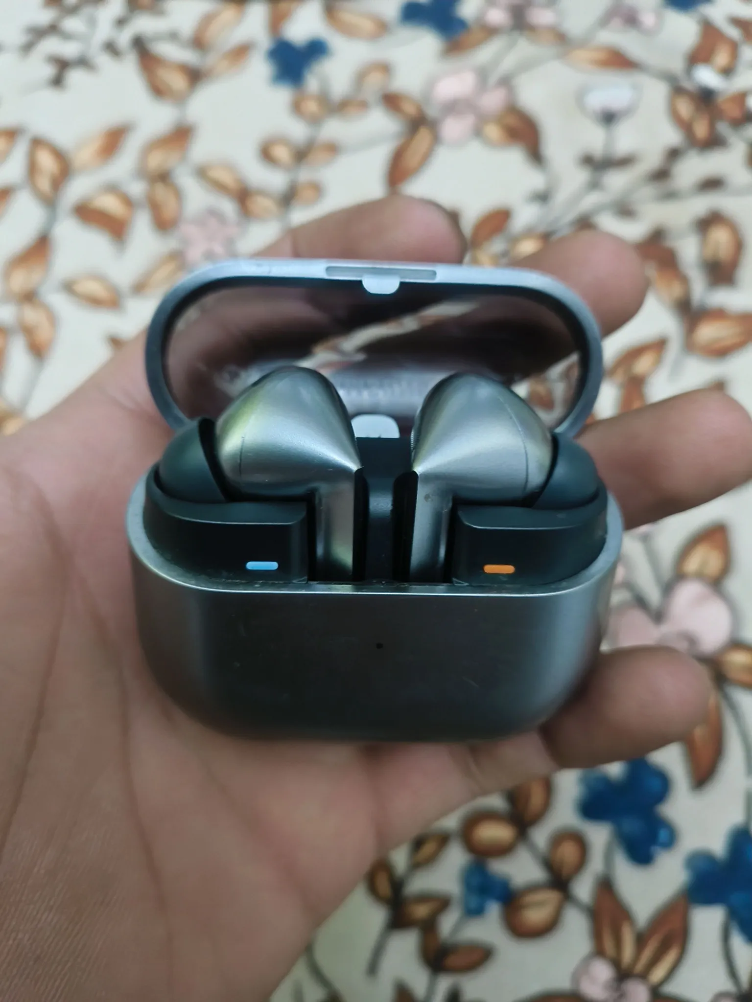 Buy used Samsung Galaxy Buds 3 Pro - Fully Working - Wireless Earbuds - Gray - Key Features Included online on Resellpur