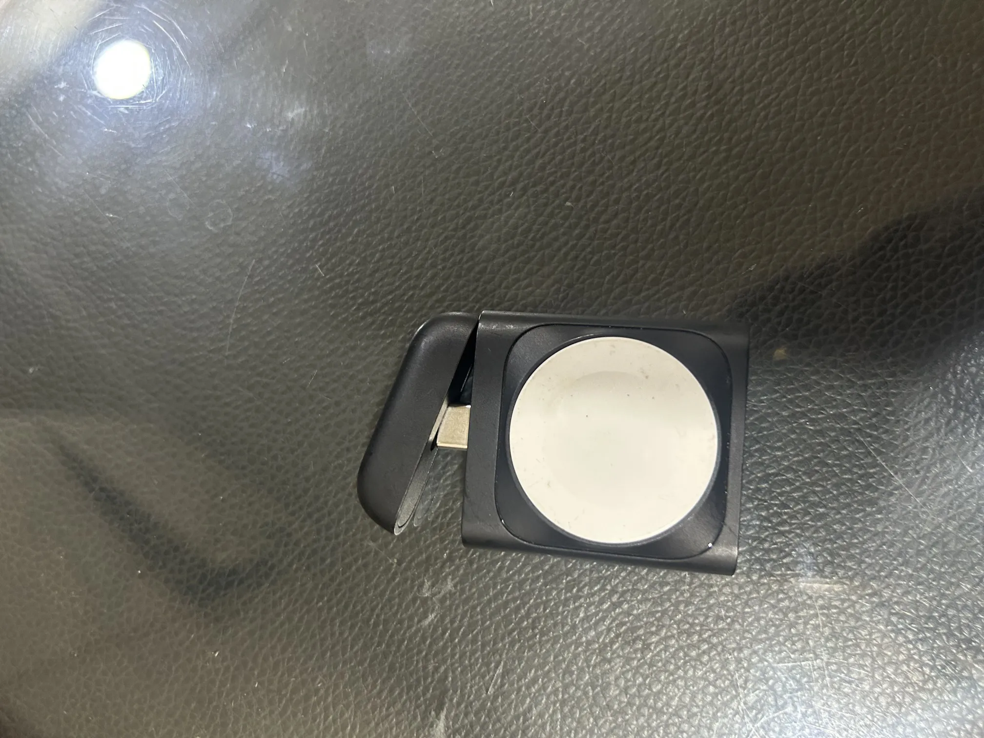 Buy used ESR Portable Wireless Charger For Apple Watch, Black And White online on Resellpur