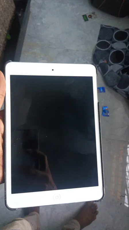 Buy used Apple Ipad Mini Fresh Condition Kids Tablet Black 32GB With Cover online on Resellpur