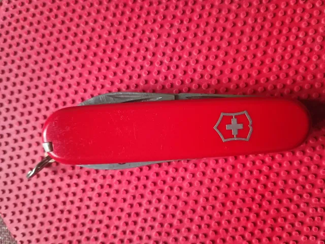 Sold second hand Victorinox Small Tinker Swiss Army Knife Red Multi-tool With Blade on Resellpur