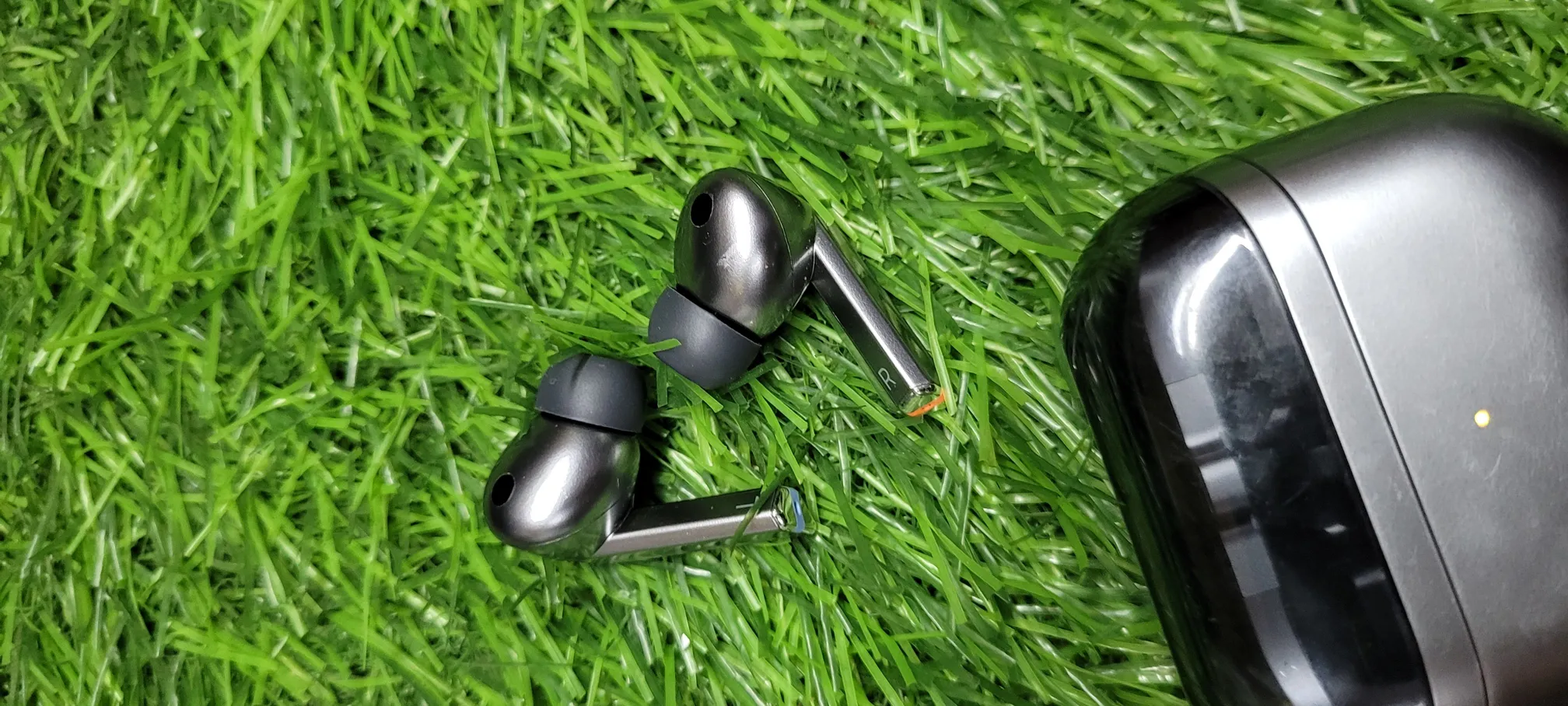 Buy used Samsung Galaxy Buds 3 Pro Good Condition Dark Grey/black Wireless Earbuds online on Resellpur