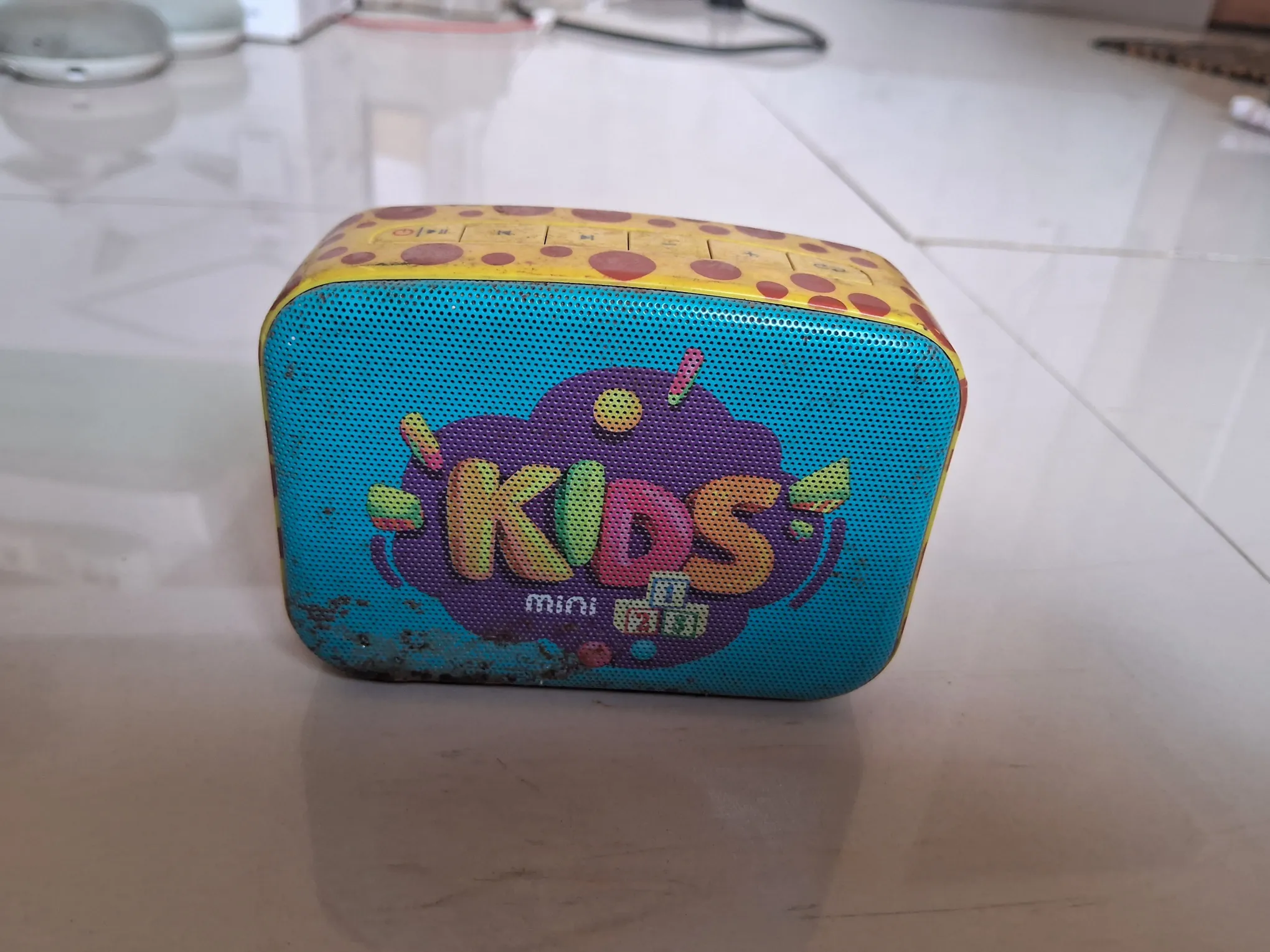 Buy used Saregama Mini Kids Edition Speaker - Blue & Yellow - Portable & Fun online on Resellpur