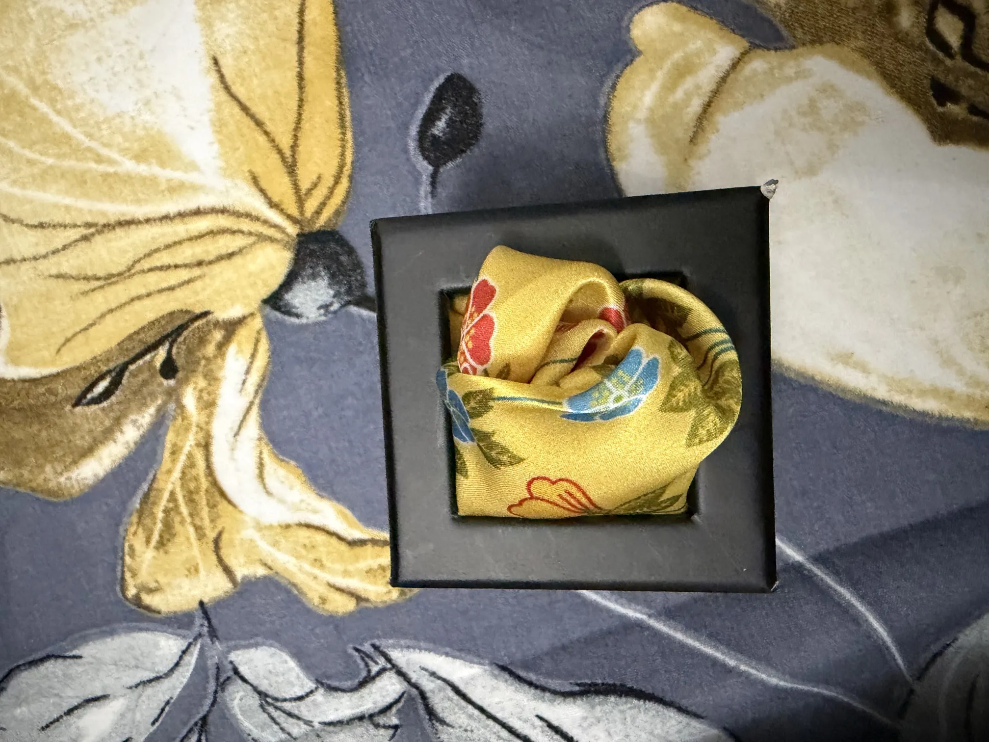 Raymond pocket square silk