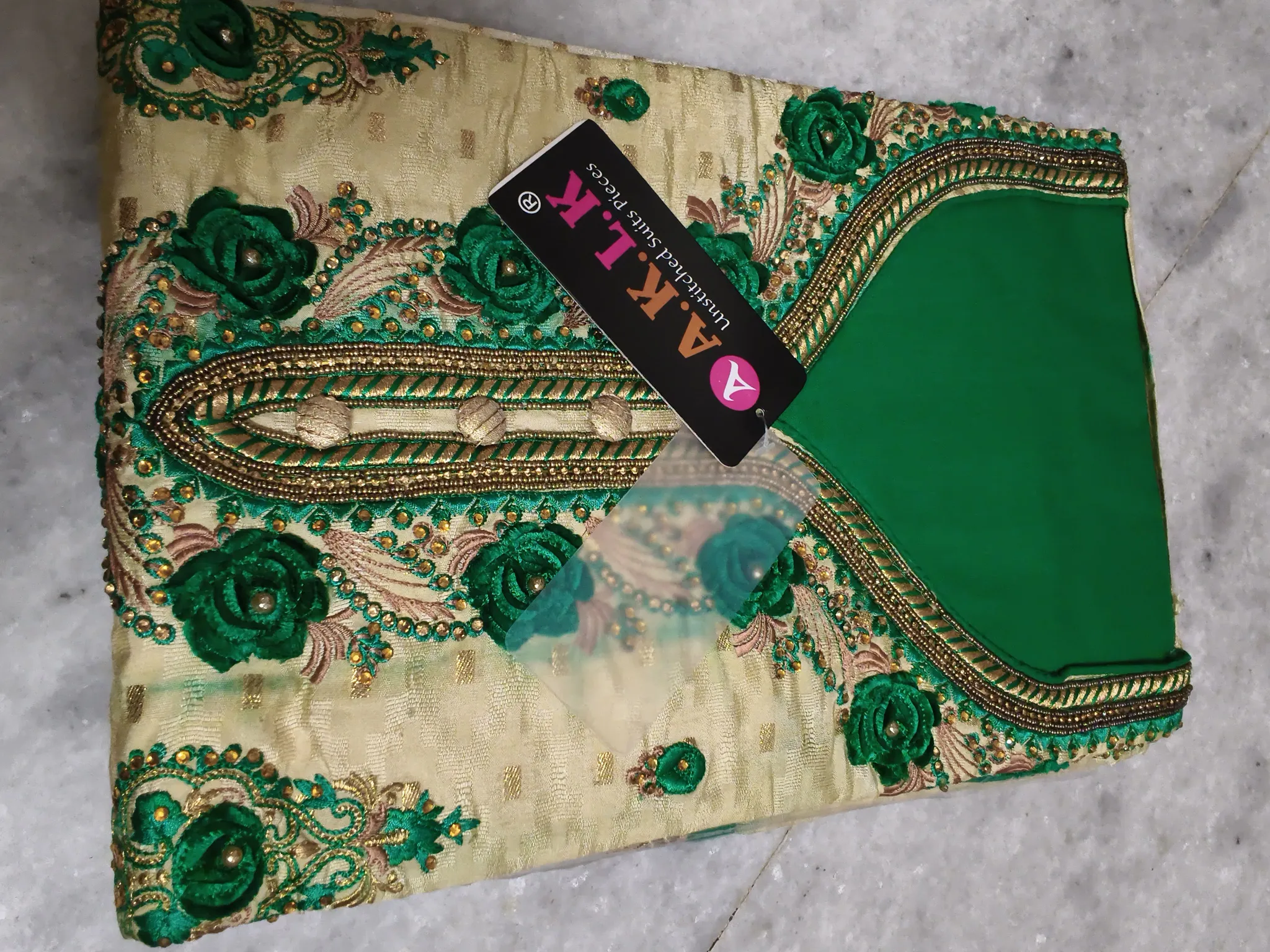 Buy used Aklk New Women's Suit Green Embroidered S Under 1 Kg online on Resellpur