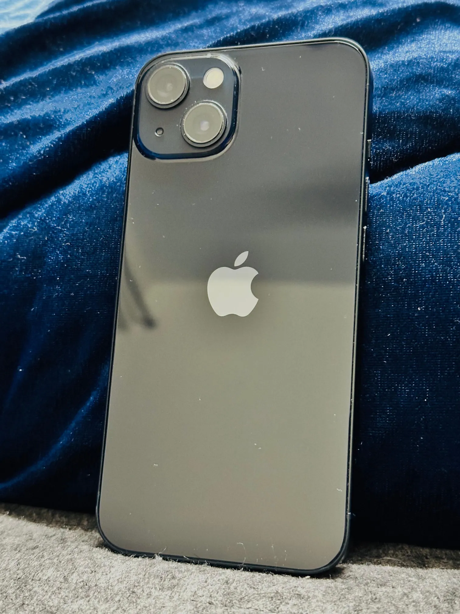 Buy used Apple Iphone 13 128GB Midnight - Super Retina XDR Display online on Resellpur