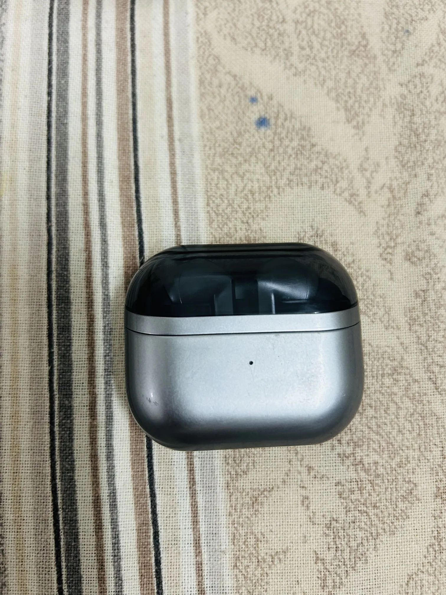 Samsung Galaxy Buds3 Pro, Good Condition, Metallic Grey Wireless Earbuds