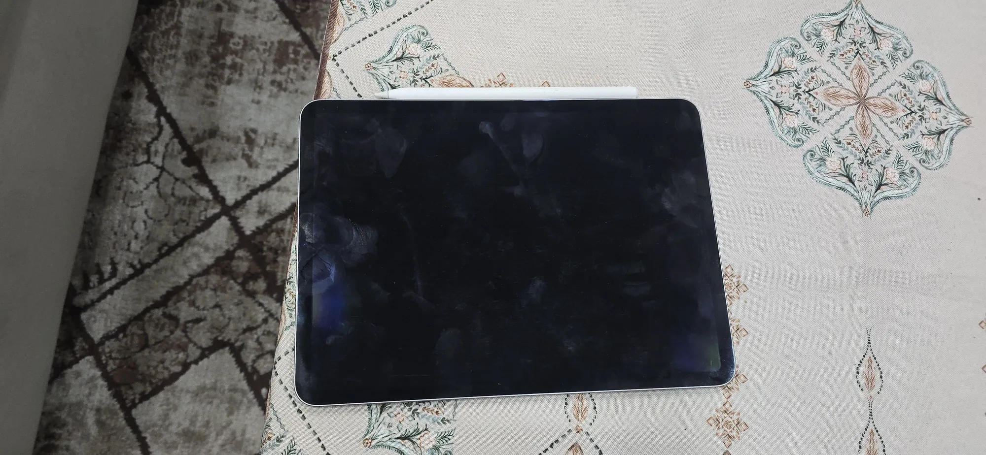 Buy used Apple Ipad Pro 11 Inch Excellent Condition Silver 128GB With Apple Pencil 2nd Gen online on Resellpur