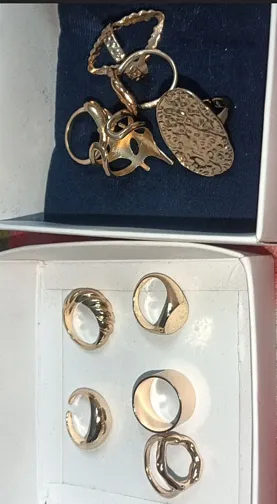 Fashionista Women's 11-piece Gold-tone Chunky Ring Set, Y2K Inspired