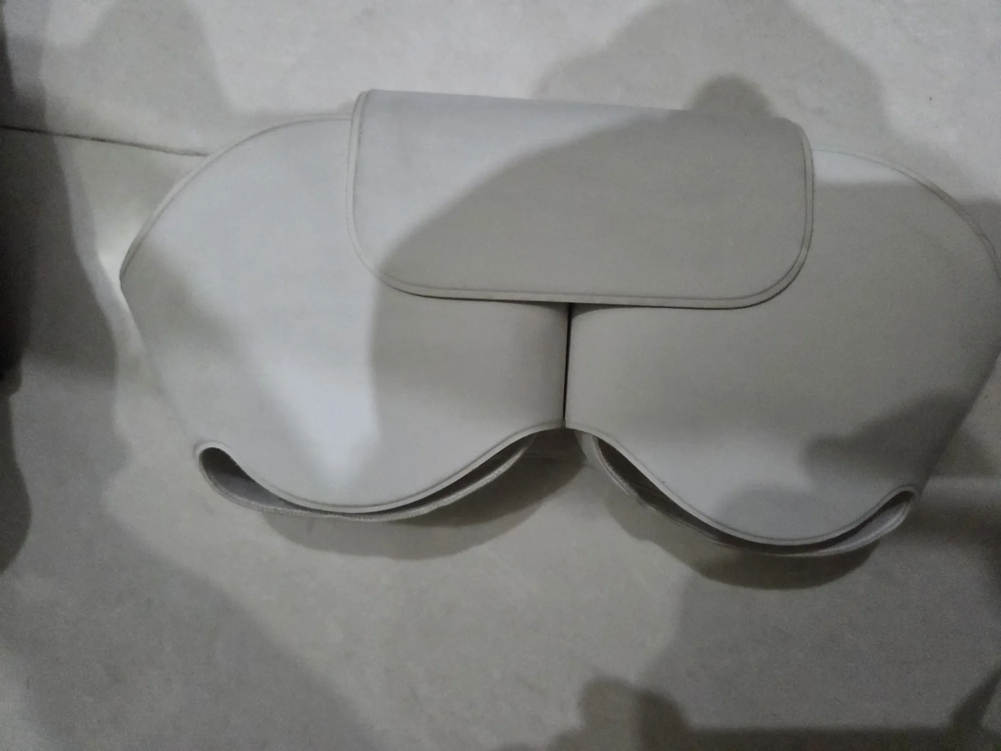 Buy used Apple Airpods Original Case Light Grey Good Condition online on Resellpur