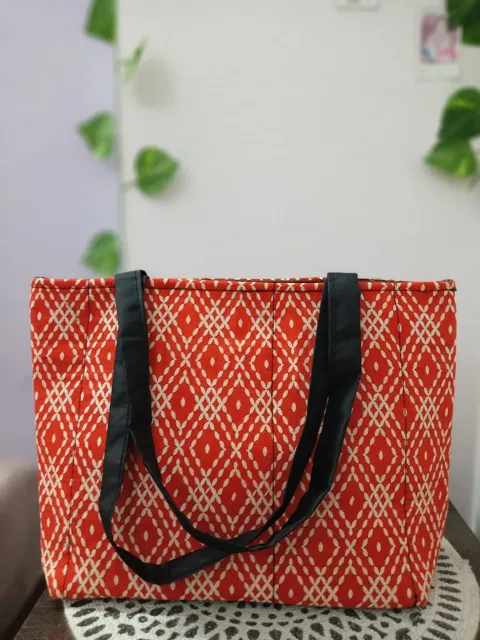 Chic Women's Lightweight Cotton Handbag In Red And White