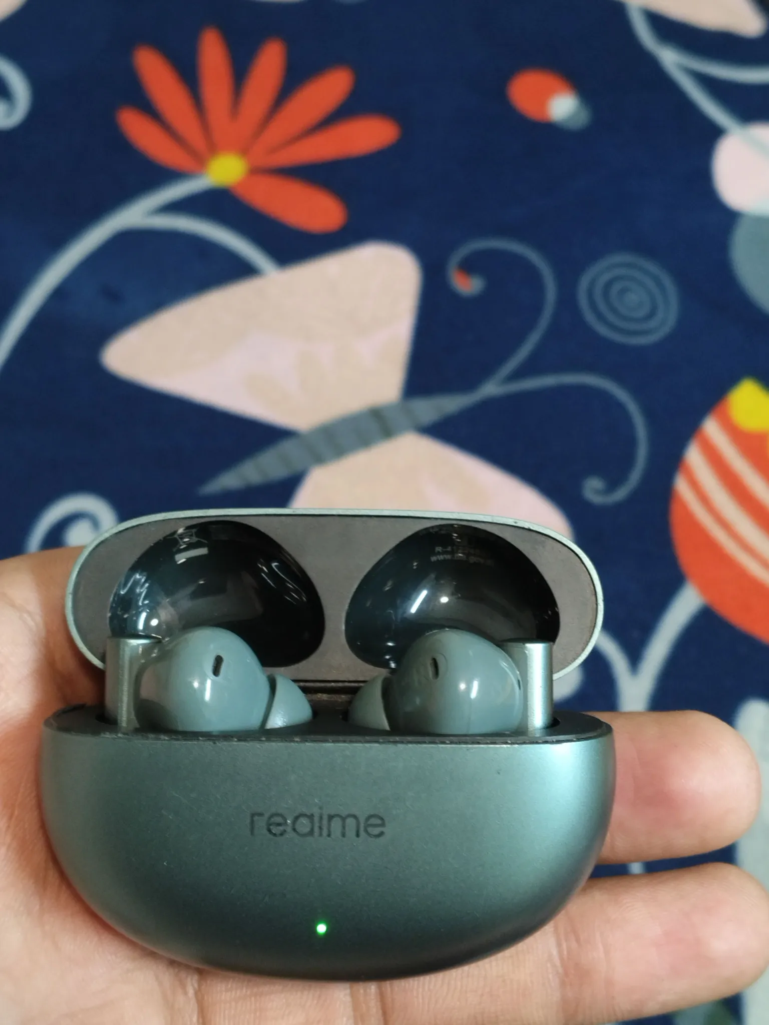 Buy used Realme buds air6 online on Resellpur