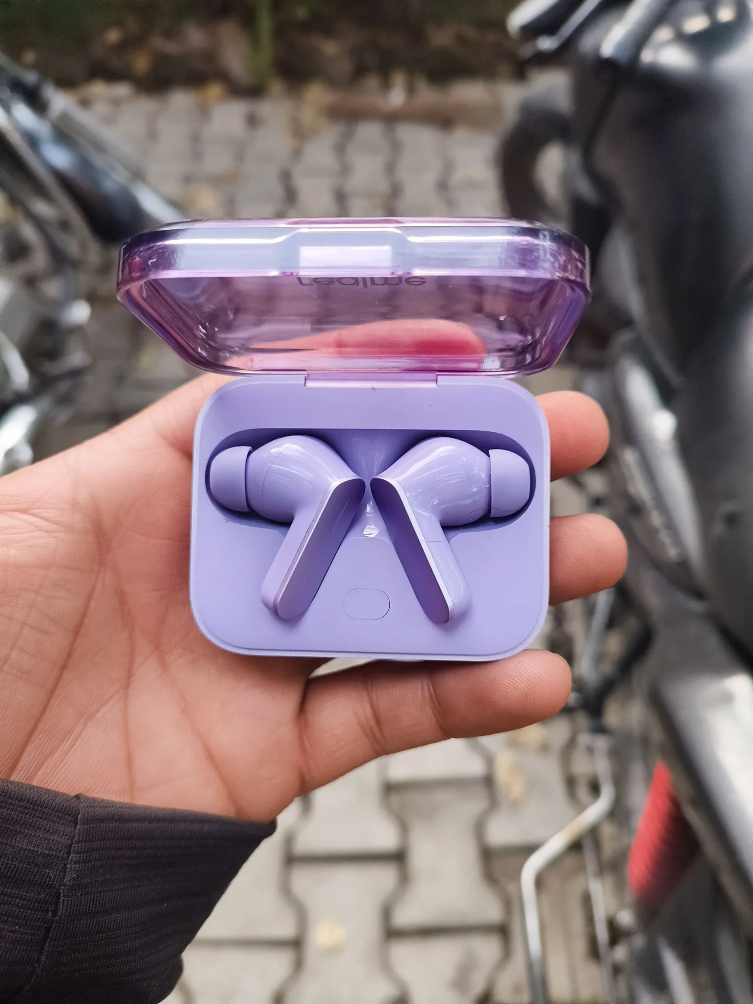 Buy used Realme Buds Air 7 - Like New - Wireless Earbuds - Purple online on Resellpur