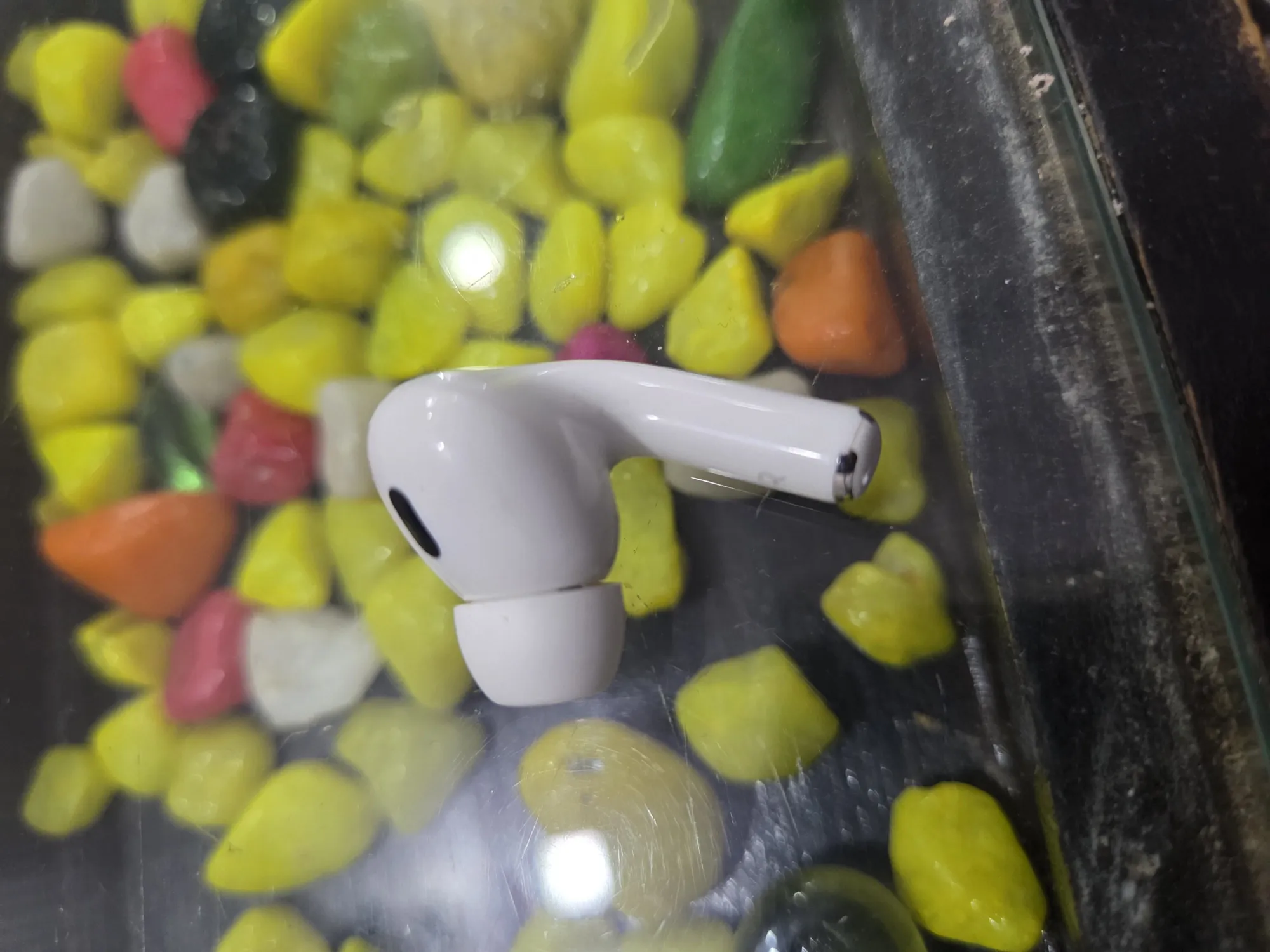 Sold second hand Apple Airpods Pro 2 Magsafe Right Earbud Only Model A3047 on Resellpur