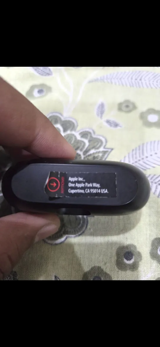 Buy used Beats Solo Wireless Earbuds Black - Like New Condition With Charging Case online on Resellpur