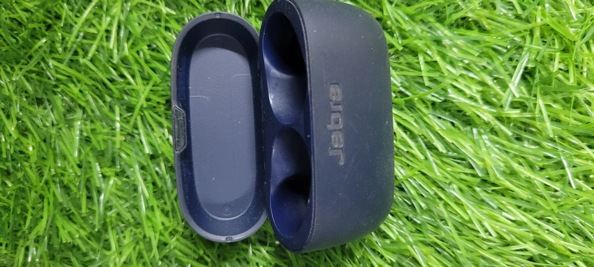 Buy used Jabra 75t Charging Case Only online on Resellpur