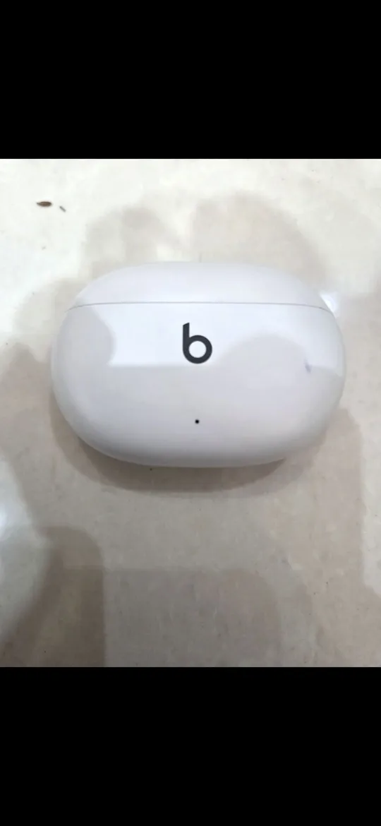 Sold second hand Beats Studio Buds Plus A2514 Charging Case White Good Condition on Resellpur