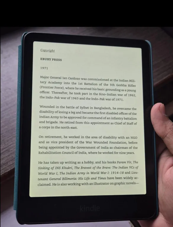 Buy used Kindle Paperwhite E-reader Like New Teal online on Resellpur