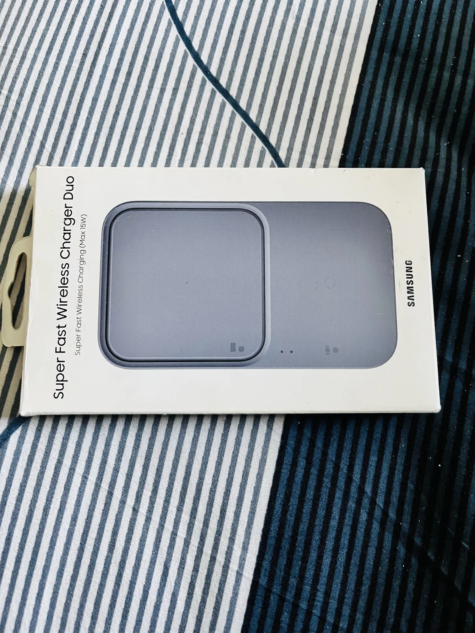 Buy used Samsung Fast Wireless Charger Duo - Used - Black - Fast Charging online on Resellpur