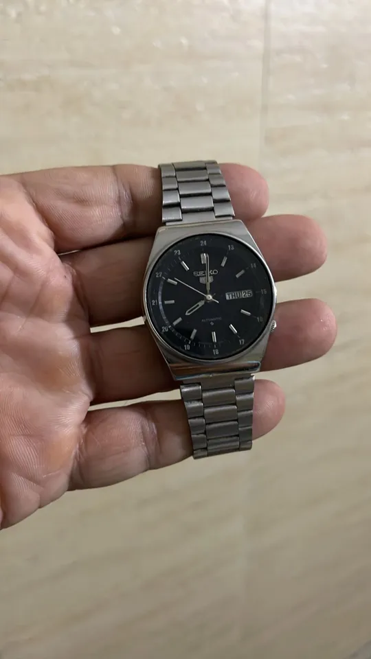 Buy used Seiko Vintage Automatic Watch - Black - Stainless Steel - Keeps Time Well online on Resellpur