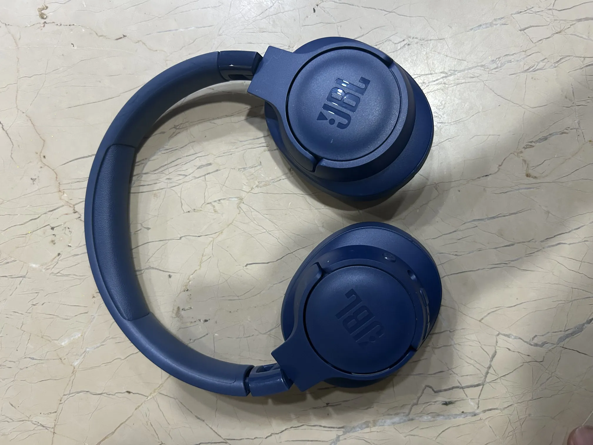 Buy used JBL Tune 720BT Wireless Bluetooth Headphones - Like New Dark Blue online on Resellpur
